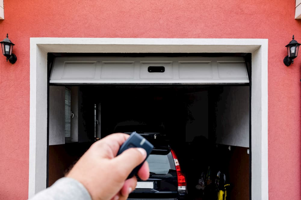 Garagentor Mit Antrieb Geht Nicht Zu Was Tun – Lösungen, Tipps und Expertenrat für Hausbesitzer
