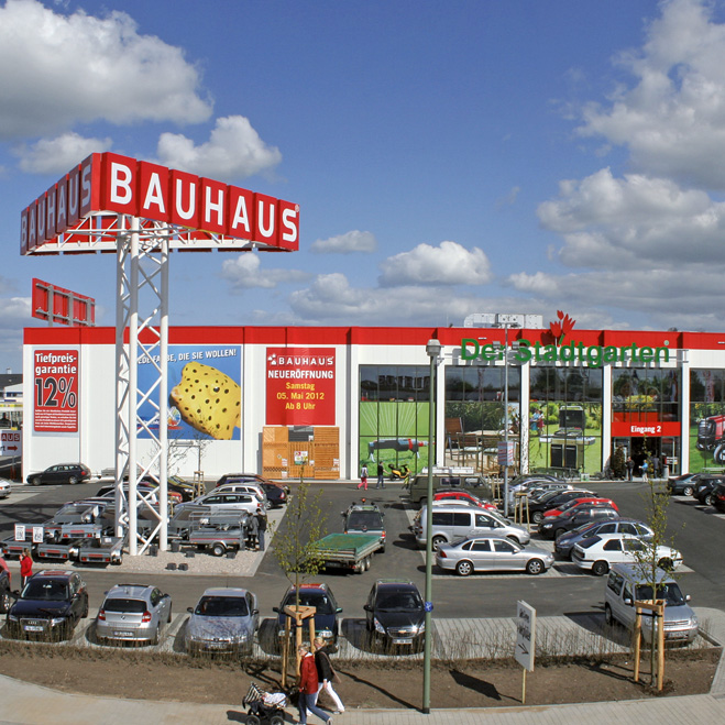 Garagentore aus Holz in Flensburg Team Baucenter – Stilvolle und nachhaltige Lösung für Ihr Zuhause