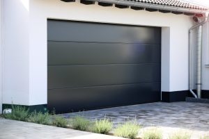 Garagentore elektrisch – braucht man die Fußleiste noch? Alles, was Sie wissen müssen vor dem Einbau