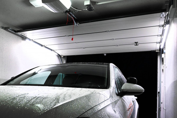Motor Garagentor Läuft Nicht Mehr Ganz Zu – Ursachen, Lösungen und hilfreiche Tipps für Hausbesitzer