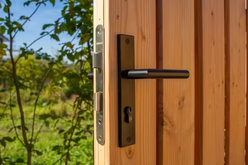 Möchte Ein Türschloss In Ein Holz Garagentor Einbauen? So Gelingt Die Nachrüstung Schritt Für Schritt