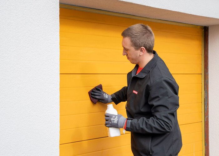 Wie Entferne Ich Am Garagentor Die Farbe – Effektive Methoden und Tipps für ein Sauberes Ergebnis