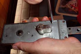 Garagentor Schloss Schlüssel aufgeschlossen, nicht abziehen – Was tun?