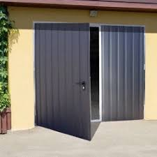 Garagentor Zweiflügelig Holz Tür In Tür – Praktisch und Stilvoll für Ihr Zuhause