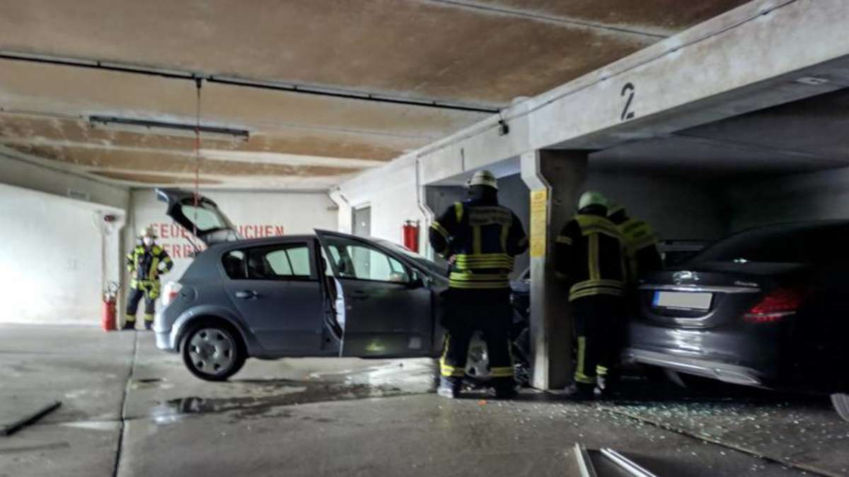 Mit Geborgten Auto Gegen Garagentor Gefahren – Wer zahlt?