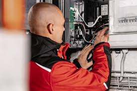 Knistern an der Elektrik des Garagentors: Ursachen & Lösungen