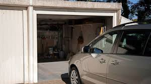 Schaden Am Eigenen Auto Durch Garagentor